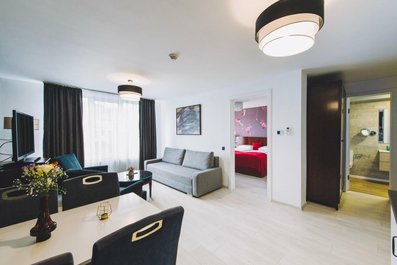 Derby Apart Hotel Alba Iulia Exterior foto